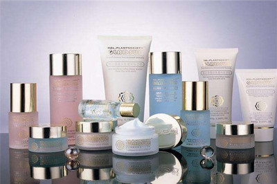 化妆品加盟与家具加盟的成本分析